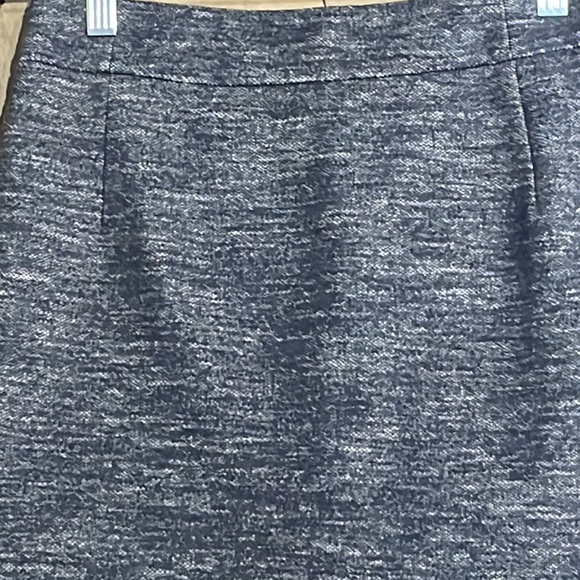 Theory Joanie Skirt in Gray/Black, Size 6 - Picture 2 of 5